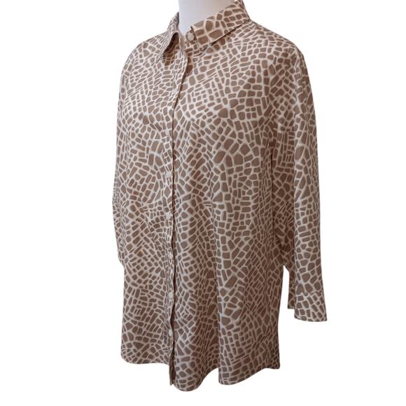 CHICO'S 3 No Iron Shirt Blouse Top 16 XL Casual Office Travel Camel Animal Print - Picture 6 of 10